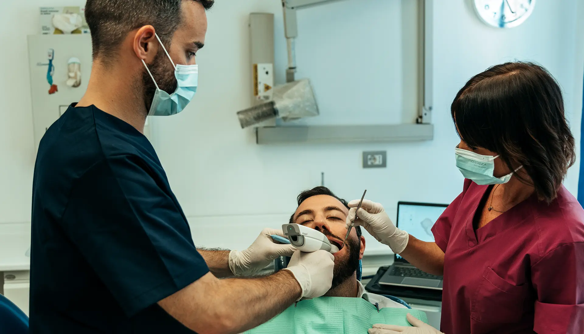 Conservativa ed Endodonzia - Studio dentistico Azzolina Gozzi - Sorridi dalla prima infanzia alla terza età