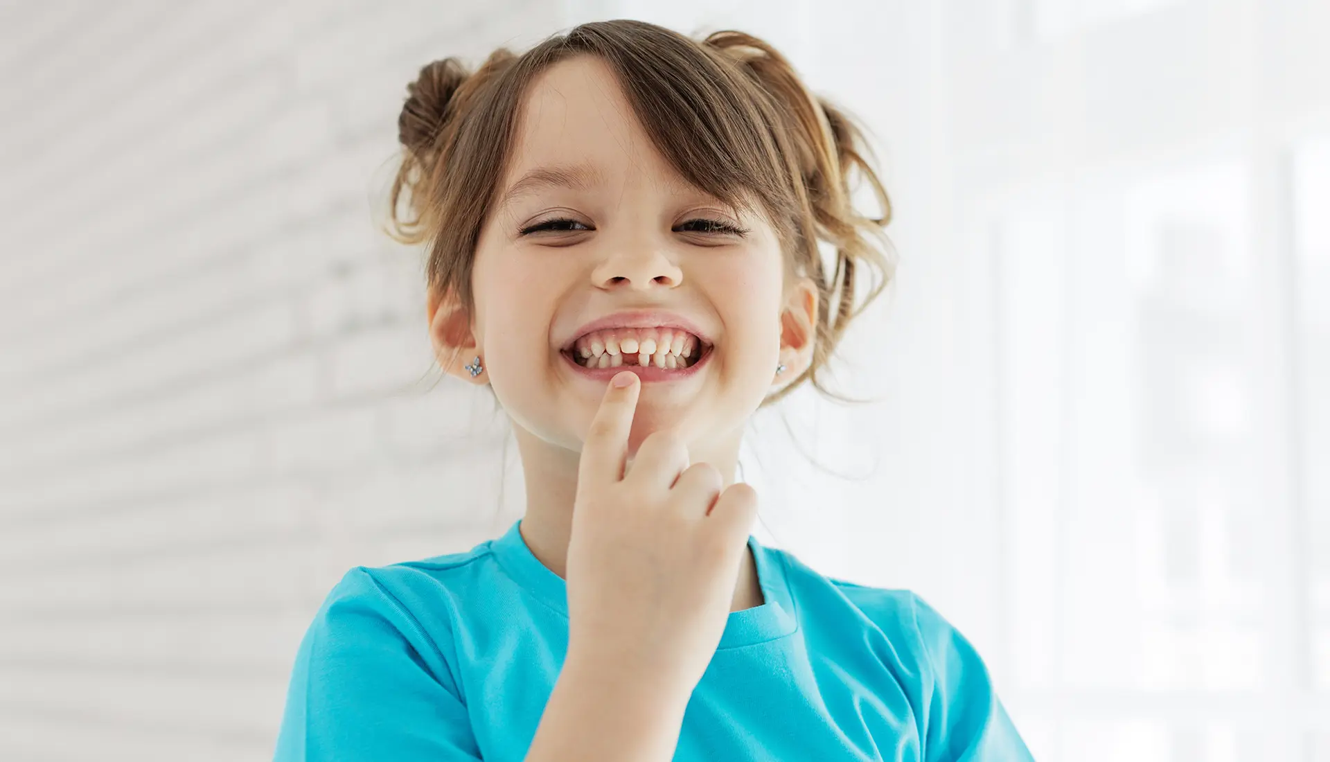 Chirurgia Orale - Studio dentistico Azzolina Gozzi - Sorridi dalla prima infanzia alla terza età