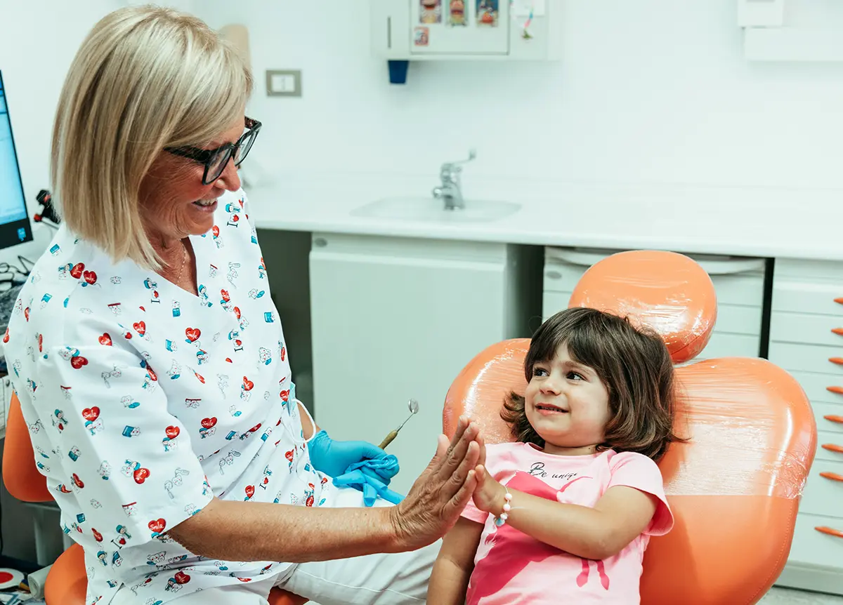 Dentista per i bambini a Forlì - Studio dentistico Azzolina Gozzi - Sorridi dalla prima infanzia alla terza età